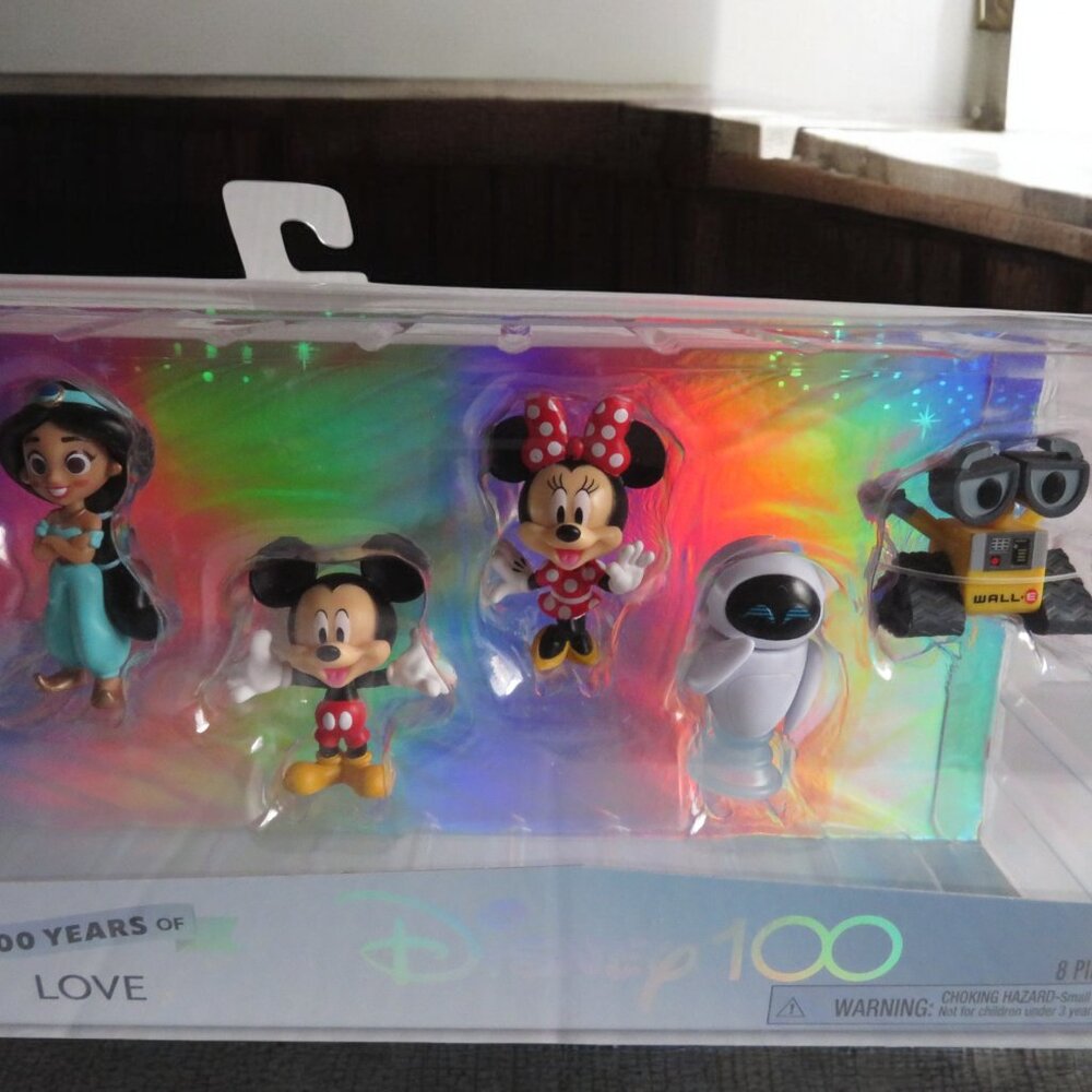 DISNEY 100 (100 Years of Love) Set of 8 Characters -NIB - Picture 6 of 10